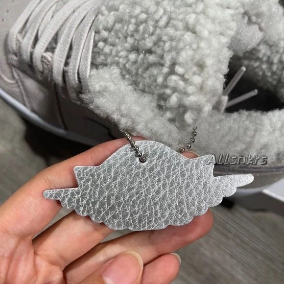 Air Jordan 1 Low Sherpa Fleece Women’s - Picture 7 of 10